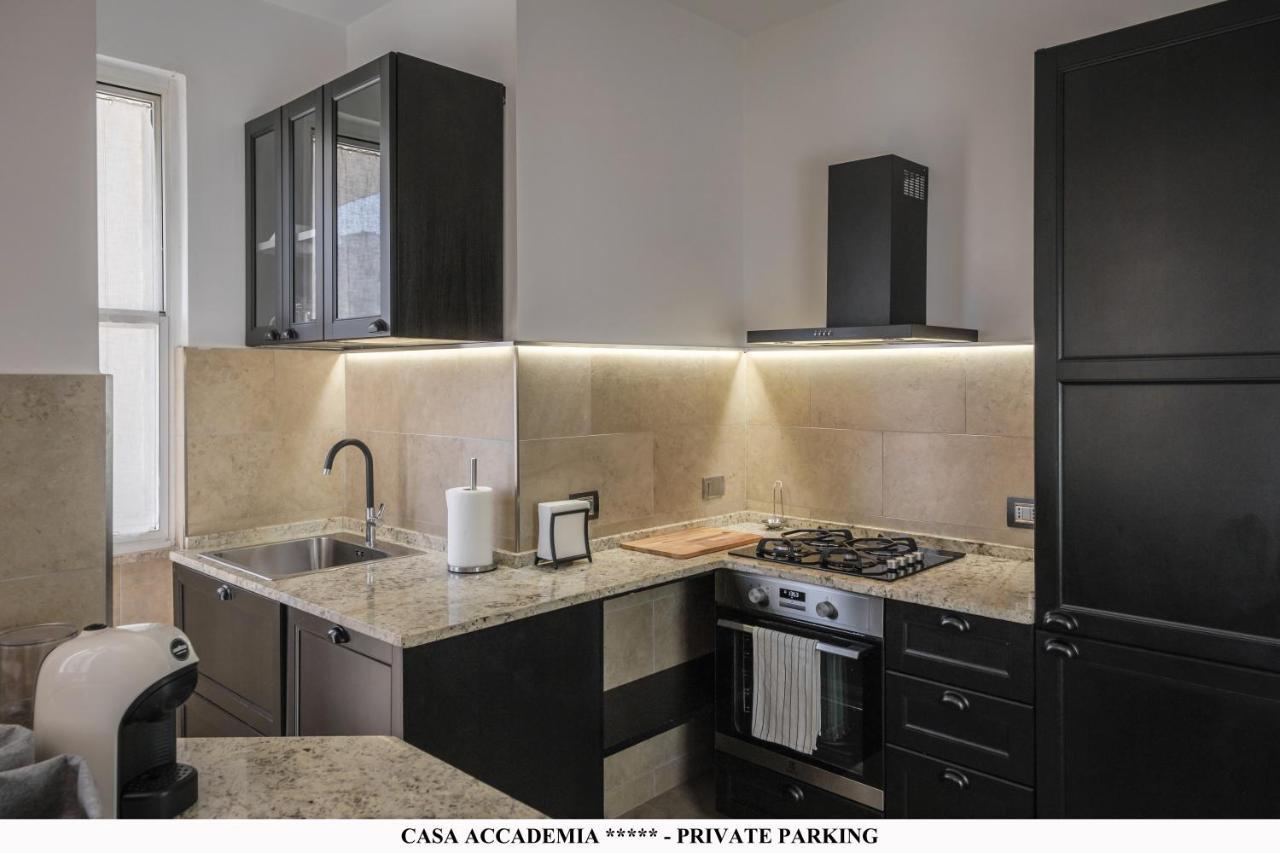 Elegante Casa Accademia ***** - Private Parking Apartman Livorno Kültér fotó
