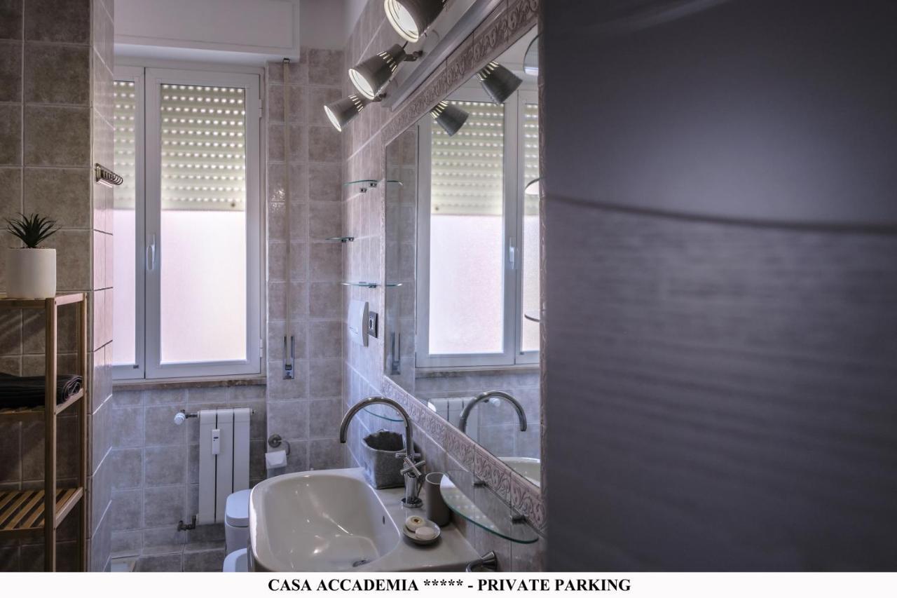 Elegante Casa Accademia ***** - Private Parking Apartman Livorno Kültér fotó